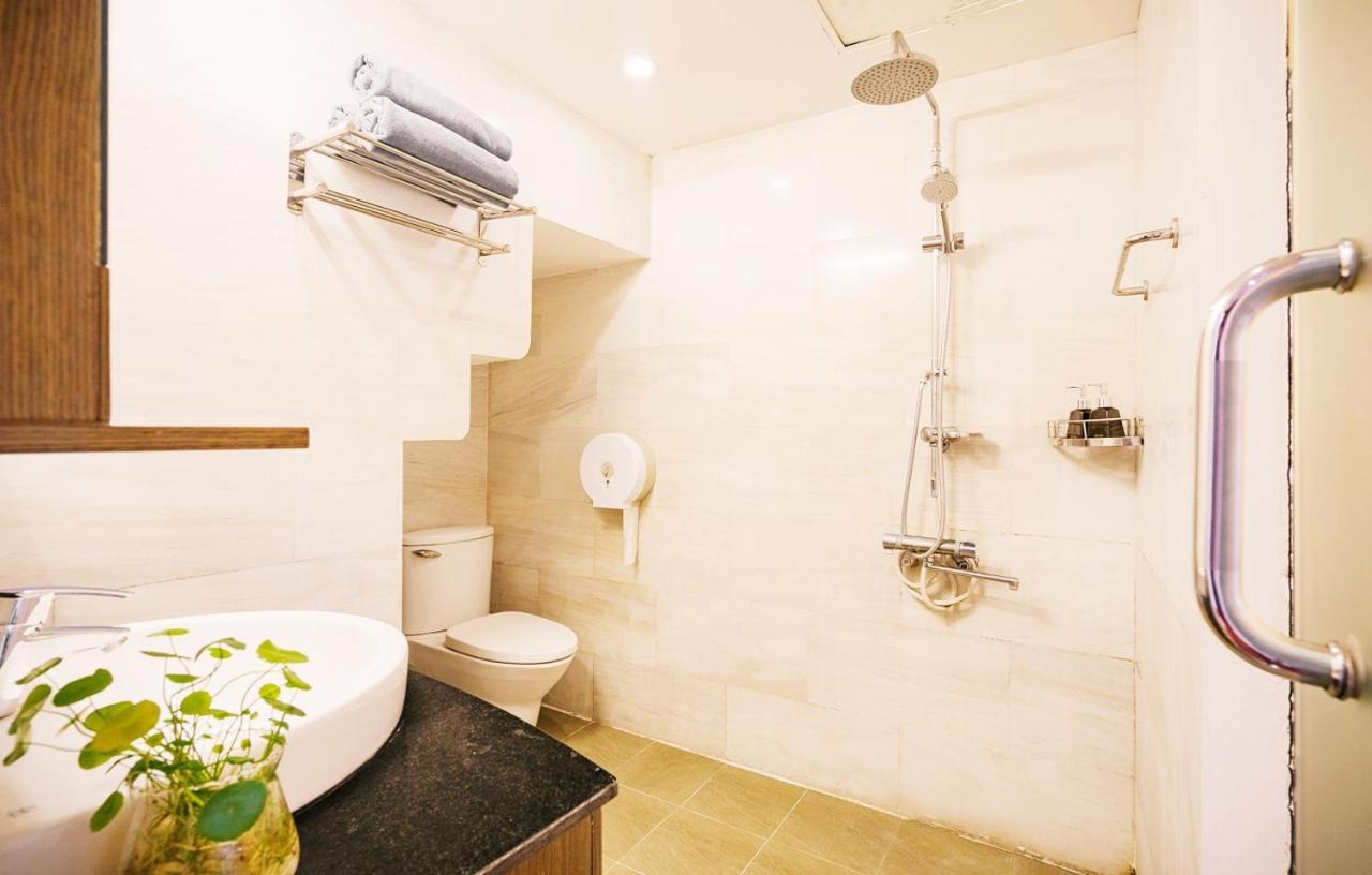 Entire French House With 4 Bedrooms In Hanoi Downtown Exterior photo